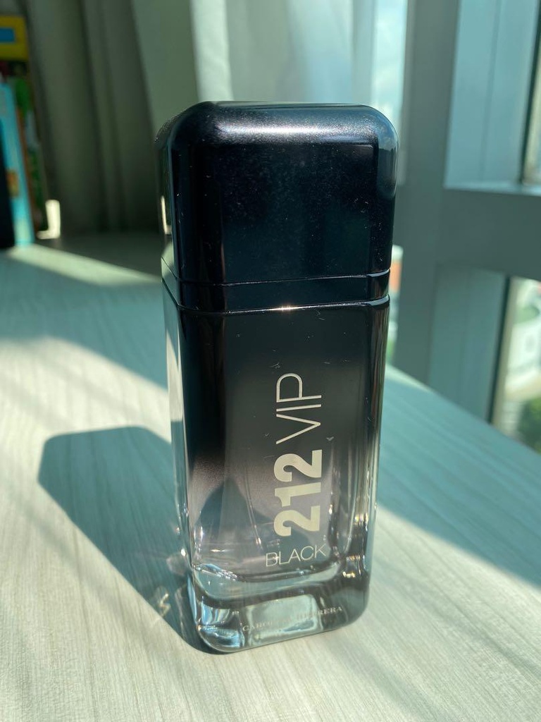 CH 212 VIP Black M Edp 100ml Spy